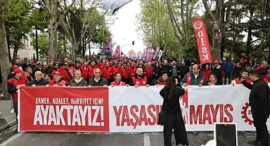 Binlerce işçi 1 Mayıs için Kadıköy'de bir araya geldi!