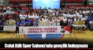 Celal Atik Spor Salonu’nda gençlik buluşması