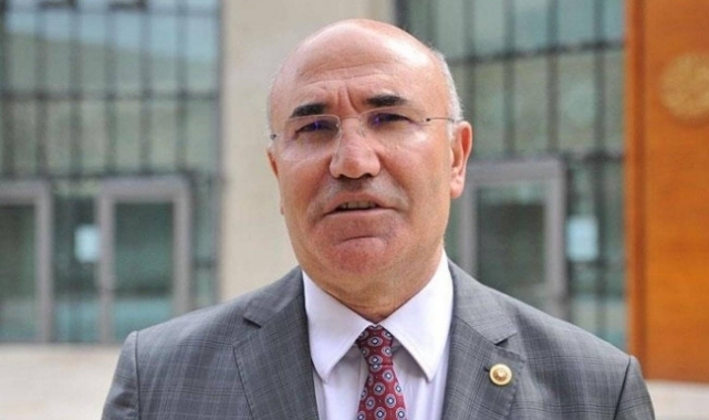 CHP'li Tanal'dan duruşma sonrası adliye önünde açıklama