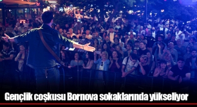 Gençlik coşkusu Bornova sokaklarında yükseliyor