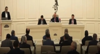 “İmamoğlu” deyince mikrofonu kapattılar: Belediye Meclisi’nde konuşma krizi
