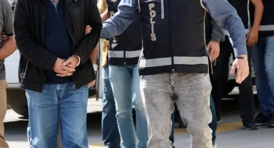 Kadıköy'de CHP standı yakınlarında 15 yaşındaki çocuğa saldıran 3 zanlı yakalandı