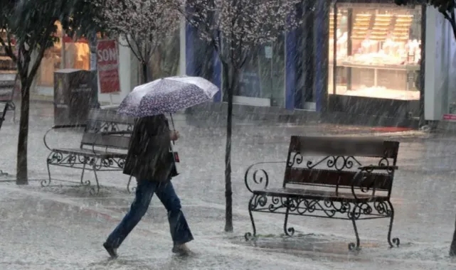 Meteoroloji'den gök gürültülü sağanak uyarısı! İzmir'de son durum ne? İşte il il 18 Mayıs Pazar hava durumu
