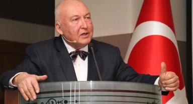 Övgün Ahmet Ercan beyin kanaması geçirdi