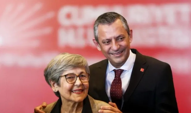 Özgür Özel&#039;den Anneler Günü paylaşımı! &#039;İmamoğlu&#039; ayrıntısı dikkat çekti