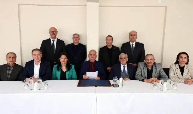 PKK&#039;nin fesih kararı sonrası Öcalan’dan ilk mesaj