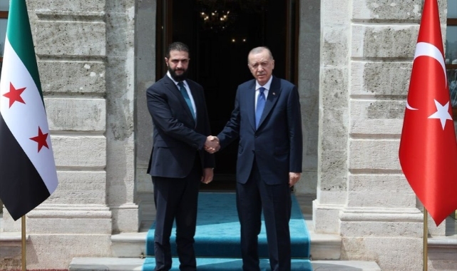 Sürpriz görüşme; Erdoğan, Suriye Geçici Cumhurbaşkanı Şara ile Dolmabahçe'de bir araya geldi