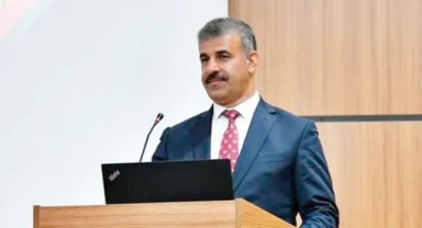 Uçuk maaş bağlattı koltuğundan oldu!