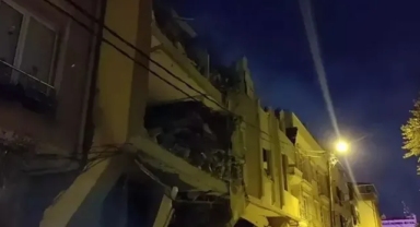 Avcılar'da 6 katlı bina çöktü: Çevredeki binalar tahliye edildi!