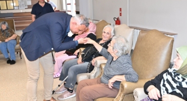 Büyükşehir’den Huzurevlerine Kurban Bayramı Ziyareti