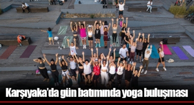 Karşıyaka’da gün batımında yoga buluşması