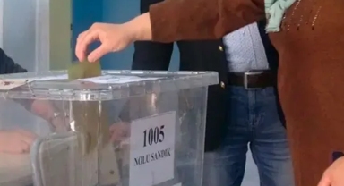 Oy kullanma süreci başladı: Seçmenler 3 ilde sandık başına gidiyor!