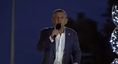 Özgür Özel Avcılar'da 'AK Gençliğe' seslendi: Erdoğan'a deyin ki