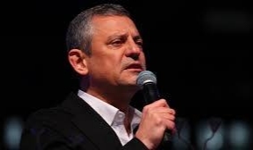 Özgür Özel'den Kurultay Davası Mesajı: "Tartışma Bitsin, CHP Dimdik Ayakta!"