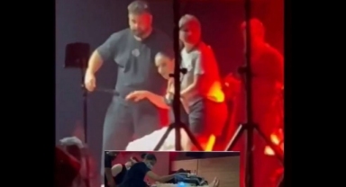 Sevcan Orhan sahnede fenalaştı: Hastaneye kaldırıldı