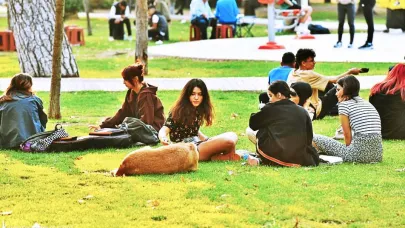 Karar Resmi Gazete'de: İktidar "sağlık merkezi yapacağız" diyerek şehirlerdeki parkları inşaata açtı