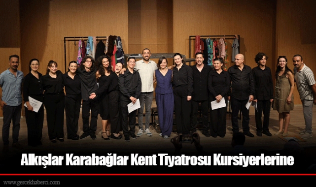 Alkışlar Karabağlar Kent Tiyatrosu Kursiyerlerine