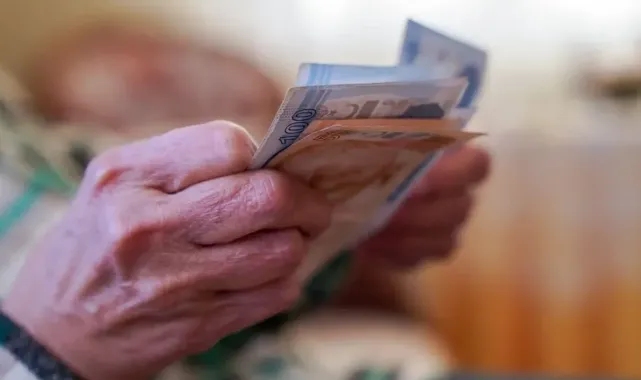 Bankalar, tüketici kredilerinde emekli maaşına bloke koyabilecek