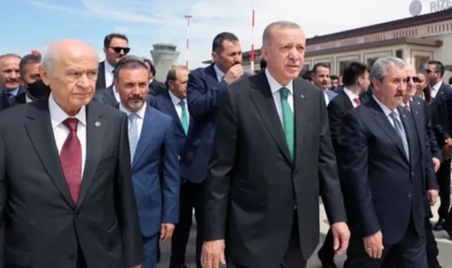 Eleştirilerin ardından sürpriz zirve: Erdoğan, Bahçeli, Destici Bir Araya Geldi