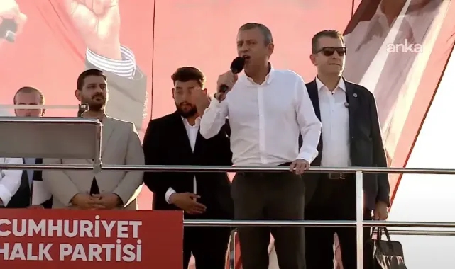 Özgür Özel:Bize geçmişte DEM ile görüştük diye terörist diyenler şimdi Terör örgütünün başıyla oturdular ve anlaştılar