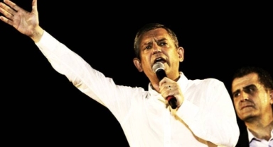Özgür Özel: Erdoğan bu haftasonu, Mehmet Şimşek'le fotoğrafı olan, Aziz İhsan Aktaş'la irtibatlı adamın otelinde kamp yaptı