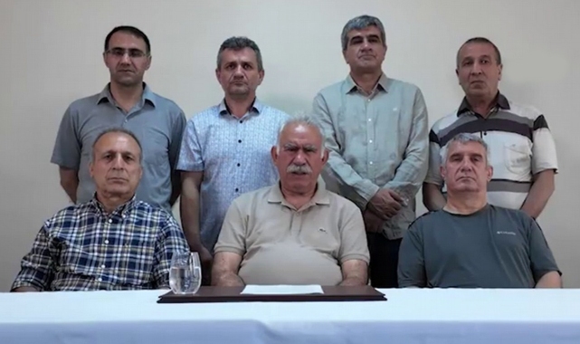 'Prompter' ayrıntısı dikkat çekti... Eski İYİ Partili vekilden 'Öcalan' çıkışı: 'İmralı'yı cezaevi sanıyorduk, stüdyo olmuş...'