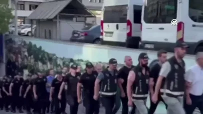 İBB soruşturmasında bir kez daha ‘tek sıra’ görüntüler servis edildi!