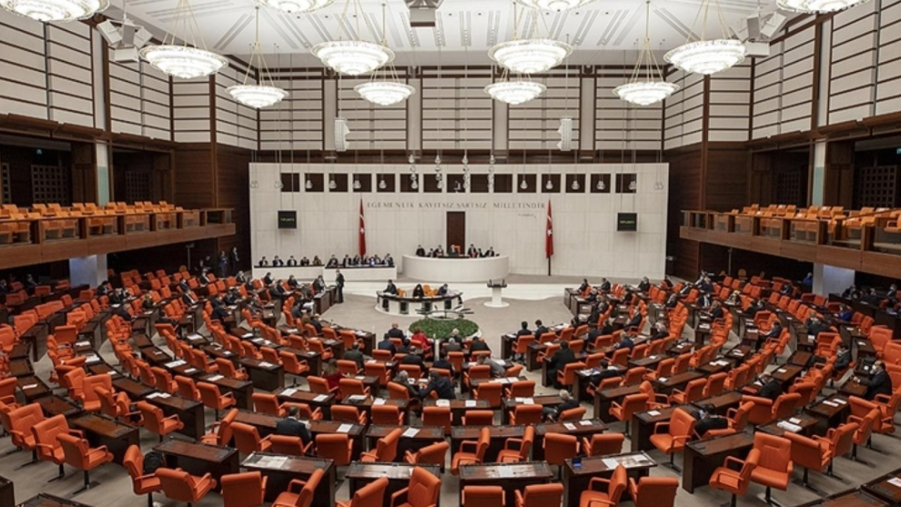 Kurtulmuş, koordinatör komisyon üyeleriyle bir araya geldi: Komisyonun ismi konusunda geçmişe göre geri bir noktaya düştük