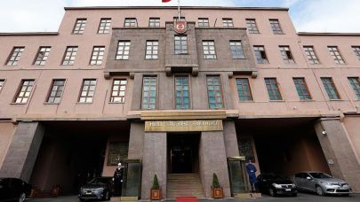 MSB: 'TCG Bozcaada karakol gemisi yardım çağrısına yetişti'