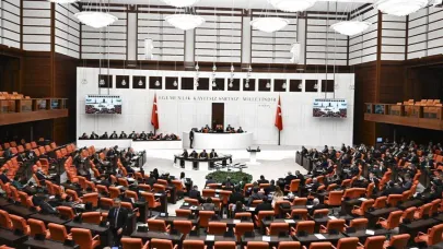 'Yeni anayasa' tartışmaları... Eski bakan ve milletvekillerinden ortak bildiri!