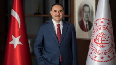 Deniz Zeyrek'ten 10 diplomalı Bakan Yardımcısı Sayan'a:  "Bu CV’yle bu sahtekarları nasıl gözünüzden kaçırdınız?"