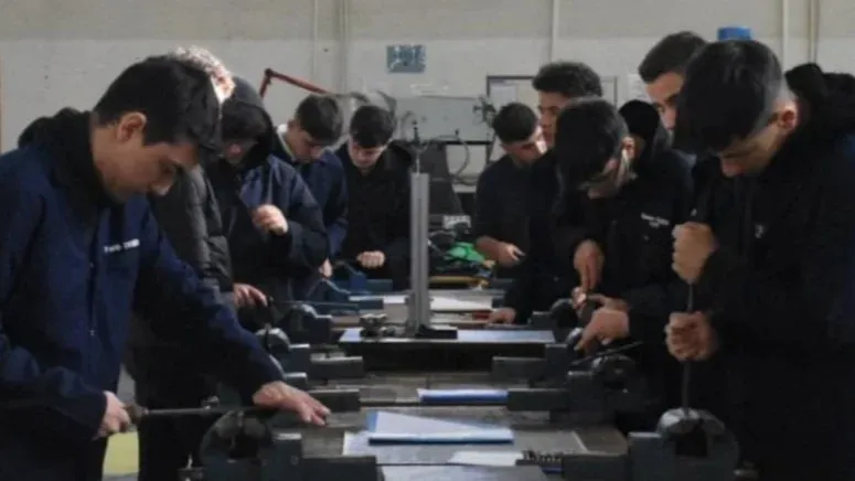 Hayali çıraklarla devletten 700 milyon lira çalmışlar