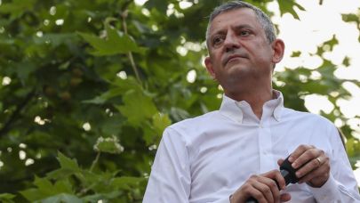 Özgür Özel mitingde açıkladı: O belediye CHP'ye geçti!