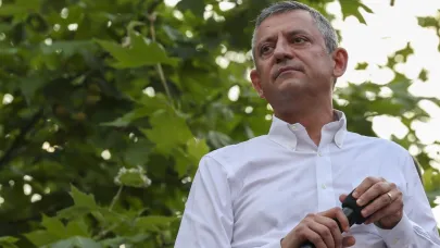Özgür Özel mitingde açıkladı: O belediye CHP'ye geçti!