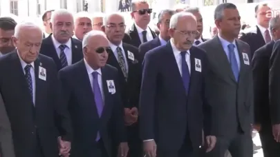 Bahçeli, Özel ve Kılıçdaroğlu yan yana: Eski Sağlık Bakanı Şıvgın için TBMM'de tören