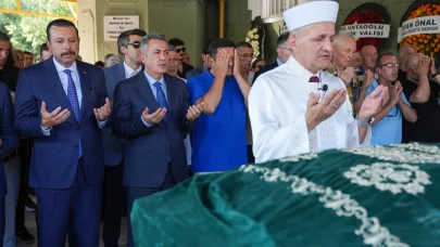 Balıkesir merkezli depremde hayatını kaybeden kişinin cenazesi İzmir'de defnedildi