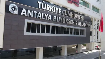 Antalya Büyükşehir Belediyesi'ne operasyon: 17 kişi gözaltında