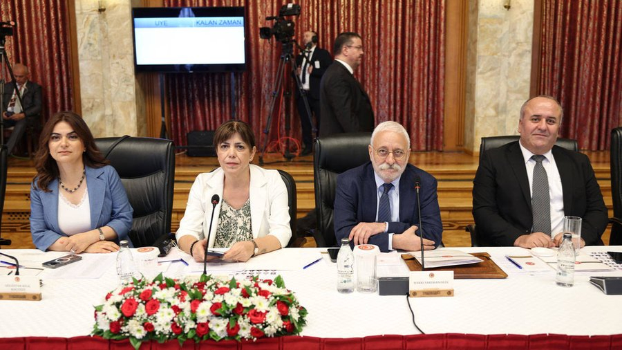 DEM Partili Koçyiğit: Komisyon, süreci yürütenlerin hukuksal güvencesini sağlamalı