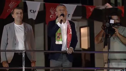 CHP'nin Bayrampaşa mitinginde konuşan Özel'den çarpıcı açıklamalar