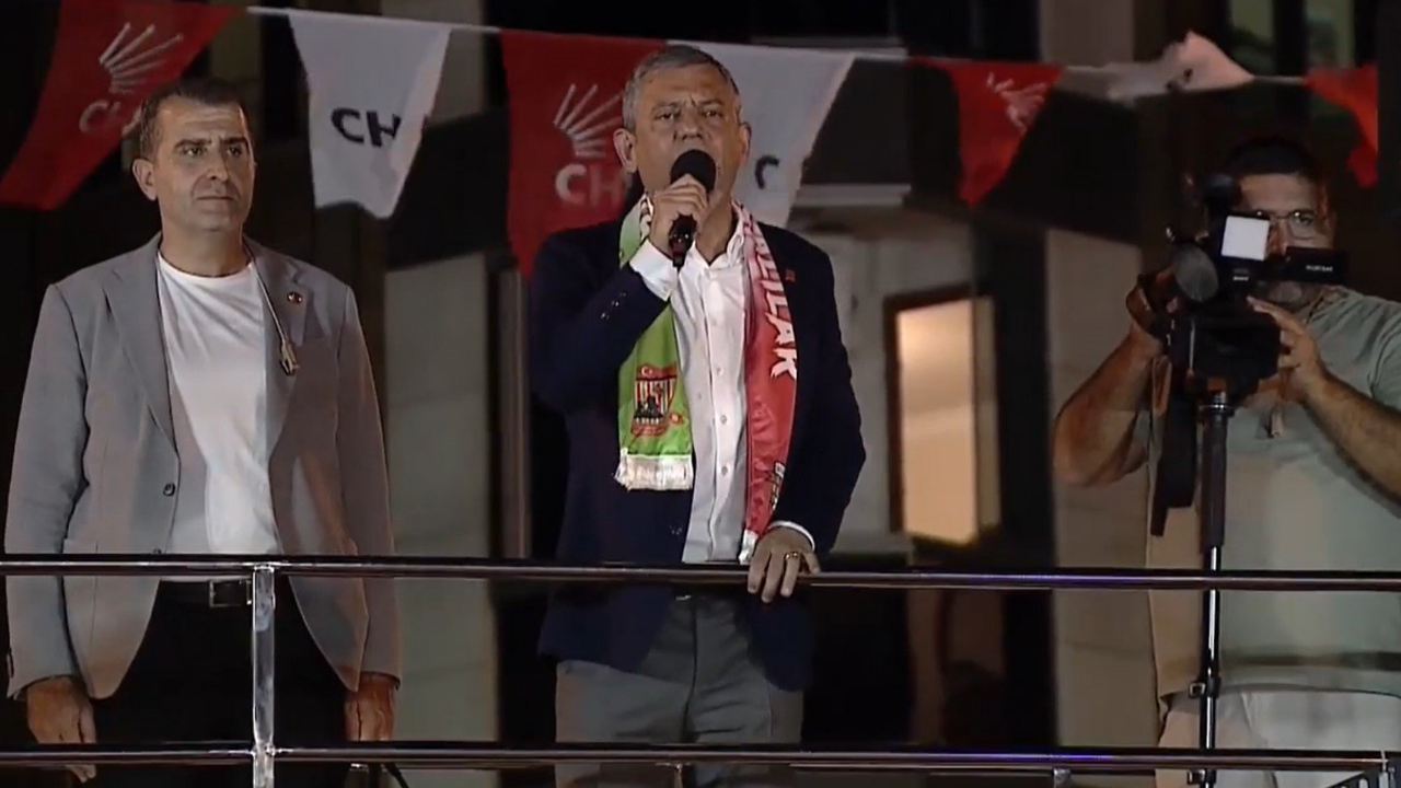 CHP'nin Bayrampaşa mitinginde konuşan Özel'den çarpıcı açıklamalar