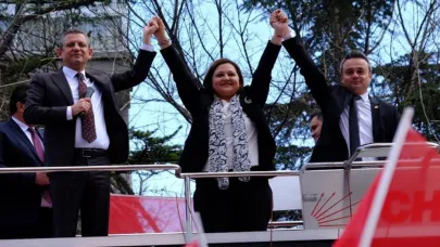Afyonkarahisar Belediye Başkanı Köksal'dan CHP'den ayrılacağı iddialarına yanıt: Vız gelir, tırıs gider