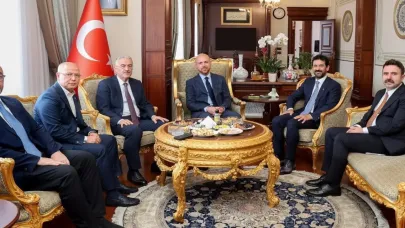 Bursa Valisi, Bilal Erdoğan'a koltuğunu verdi