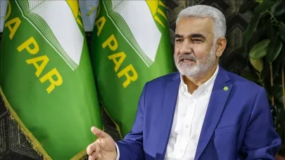 HÜDA PAR'dan MEB yönetmeliğine tepki: "Okul öncesinde ve ilkokulda baş açık olmalı" ifadesi kaldırılmalı