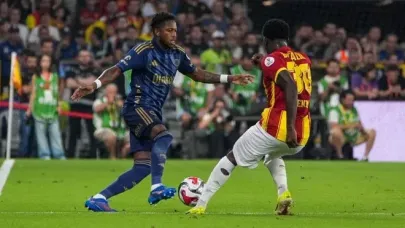 Fenerbahçe yeni sezona kayıpla başladı: Göztepe maçında gol yok, 3 kırmızı kart var