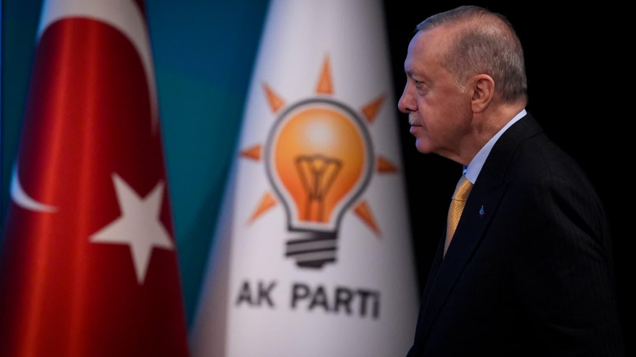 Transferler AK Parti’ye yetmedi: Son anketten sürpriz sonuç!