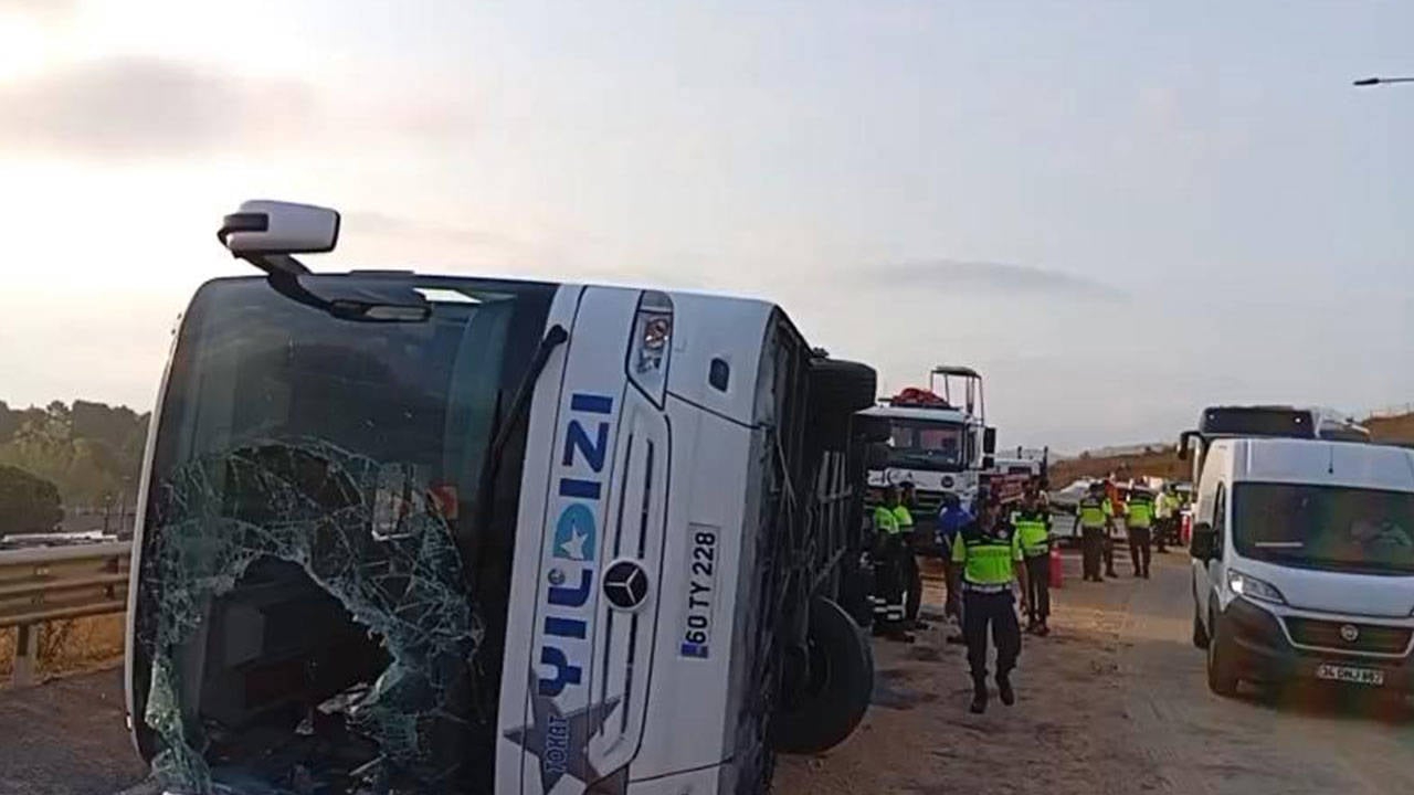 Kuzey Marmara Otoyolu'nda yolcu otobüsü devrildi: 3 ölü, 20 yaralı