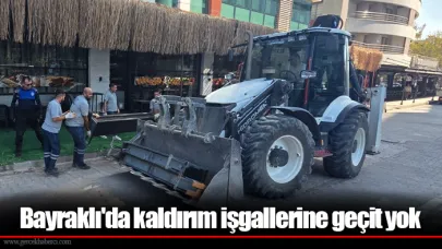 Bayraklı'da kaldırım işgallerine geçit yok