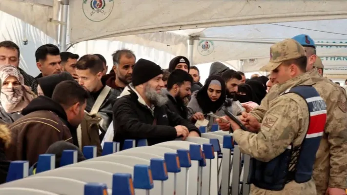 Suriye'ye pasaportla geçiş başladı