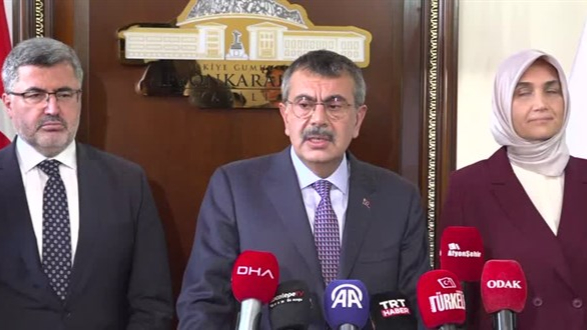 Bakan Tekin: Okul formasında herhangi bir markaya yönlendirilme olmayacak