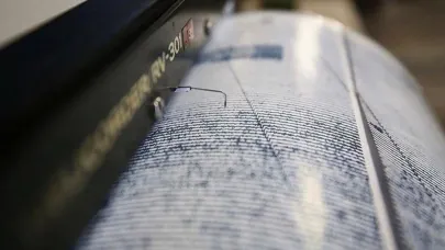 İstanbul'da hissedilen bir deprem oldu
